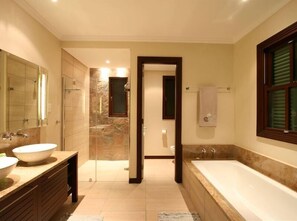 House, 4 Bedrooms (Maison 78) | Bathroom