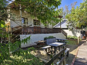 Family Cottage, 3 Bedrooms (Self Catering Cottage for 6 pers) | Egyptian cotton sheets, premium bedding, in-room safe - Ibis Place Guest House (George)