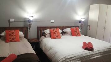 Sengetøy i egyptisk bomull, sengetøy av topp kvalitet og safe på rommet