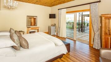 Luxury Room, 1 Bedroom (shower & bath)