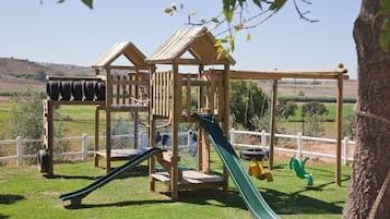 Area giochi per bambini (all'aperto)