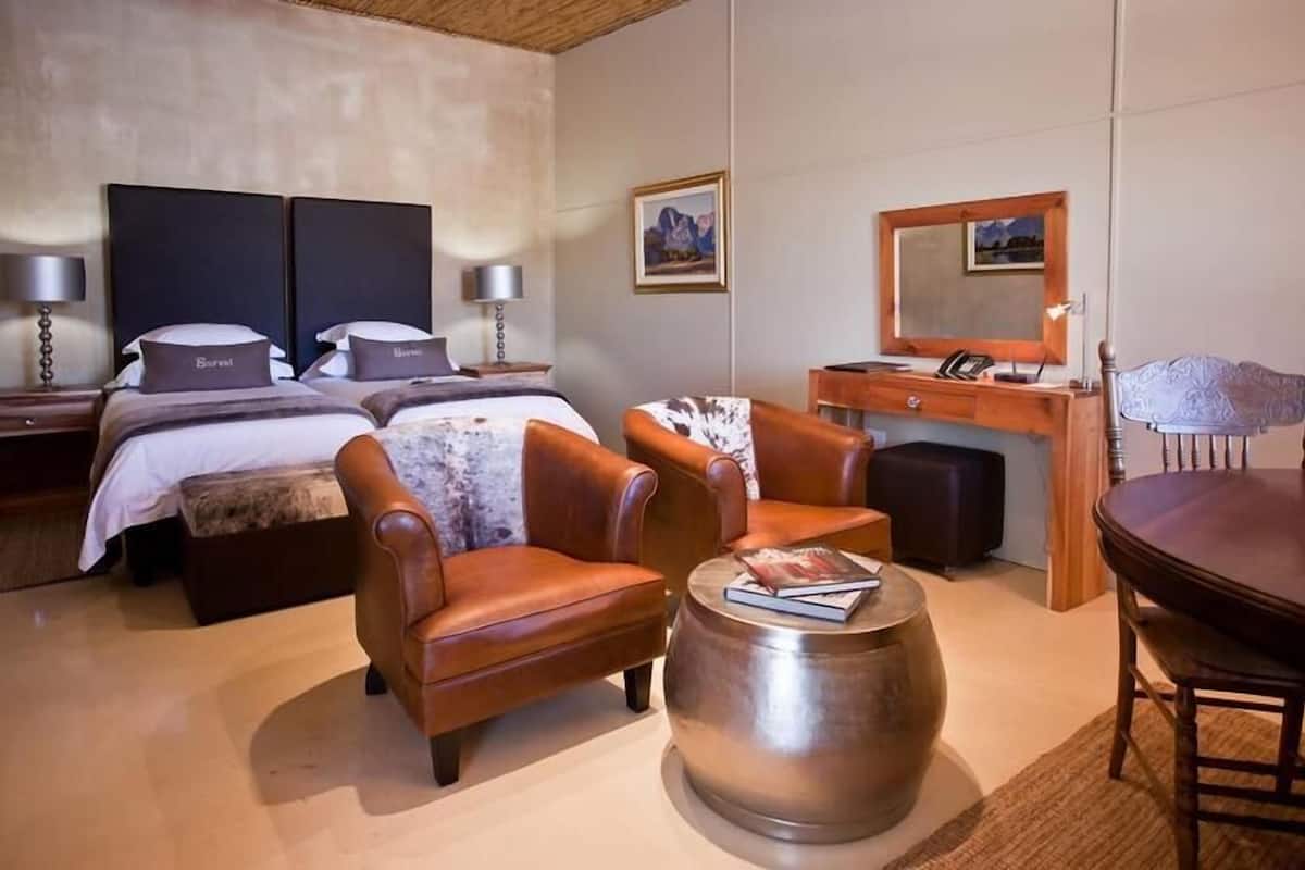 Family Room, 2 Bedrooms (ground level) | Minibar, in-room safe, free WiFi, wheelchair access