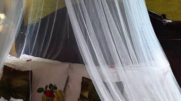 Suite Romantique, 1 chambre (Valentine Klip-Suite) | Literie de qualité supérieure, coffres-forts dans les chambres