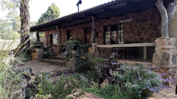 Front of property - KlipHuisjes (Dullstroom)