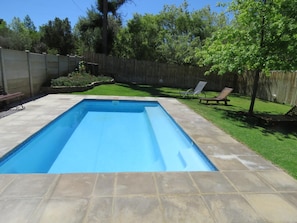 Outdoor pool - Sandy's Place (Barrydale)