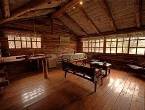 Comfort Double Room, 1 King Bed | Living area - Inraki Lodge (Guayllabamba)