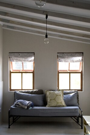 Family Studio Suite, 1 Bedroom, Accessible, Mountain View | Living area