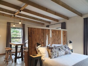Room - Avo and Oak (George)