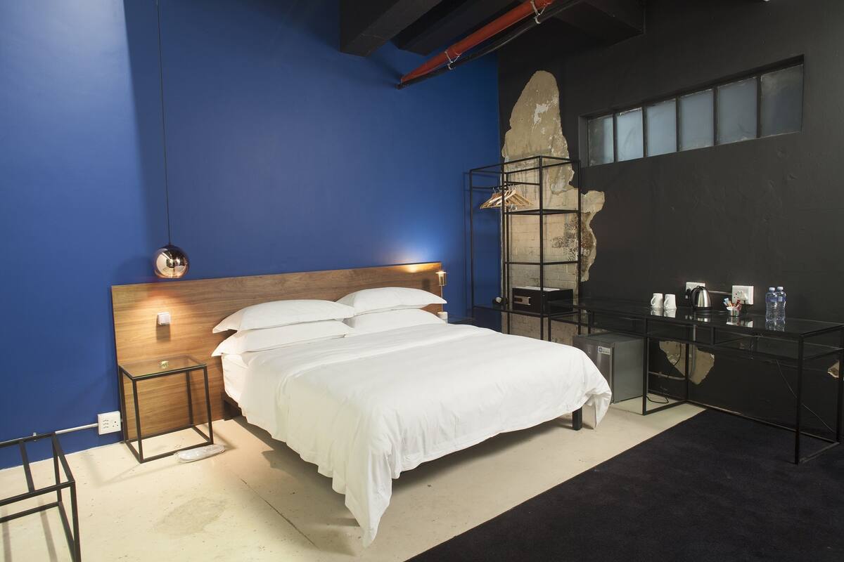 Deluxe Room, 1 Bedroom (The Basement ) | Cadar kapas Mesir, peralatan tempat tidur premium, gebar bulu kapas 