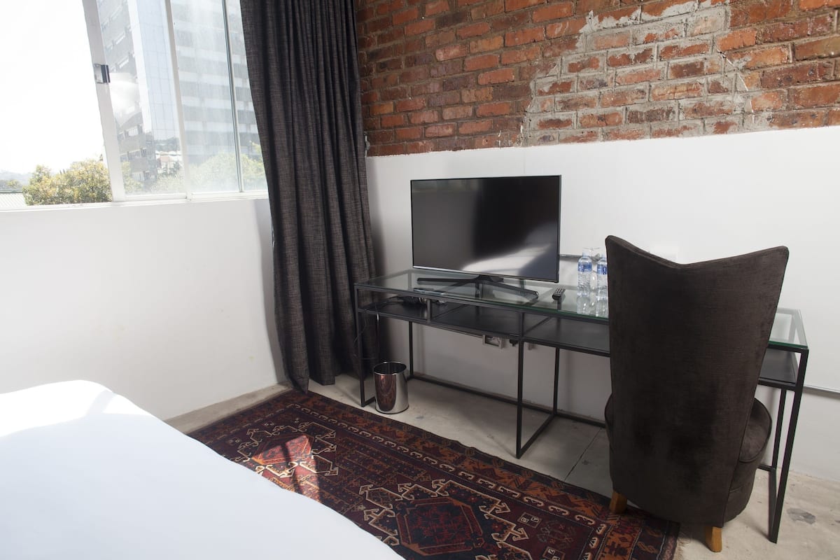 Deluxe Room, 1 Bedroom (Room 44) | Cadar kapas Mesir, peralatan tempat tidur premium, gebar bulu kapas 