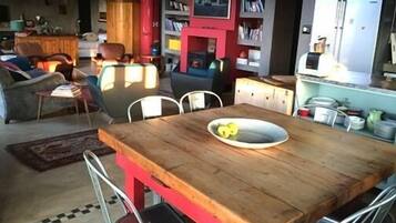Standard House, 3 Bedrooms (Self Catering) | In-room dining