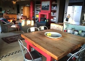 Standard House, 3 Bedrooms (Self Catering) | In-room dining - The Warehouse (Krugersdorp)