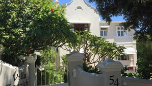 Unclassified image, 5 of 48, button - Villa Zeezicht (Cape Town)