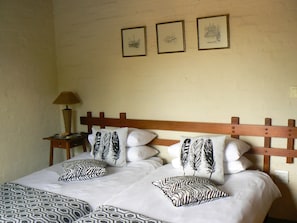 Self-Catering House  | In-room safe, free WiFi - Hennies Rest (Nkomazi)