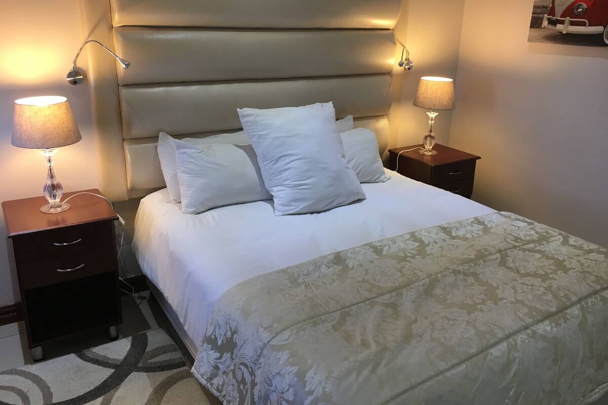 Comfort Room, 1 Bedroom (Queen Room) | Iron/ironing board, free WiFi, wheelchair access
