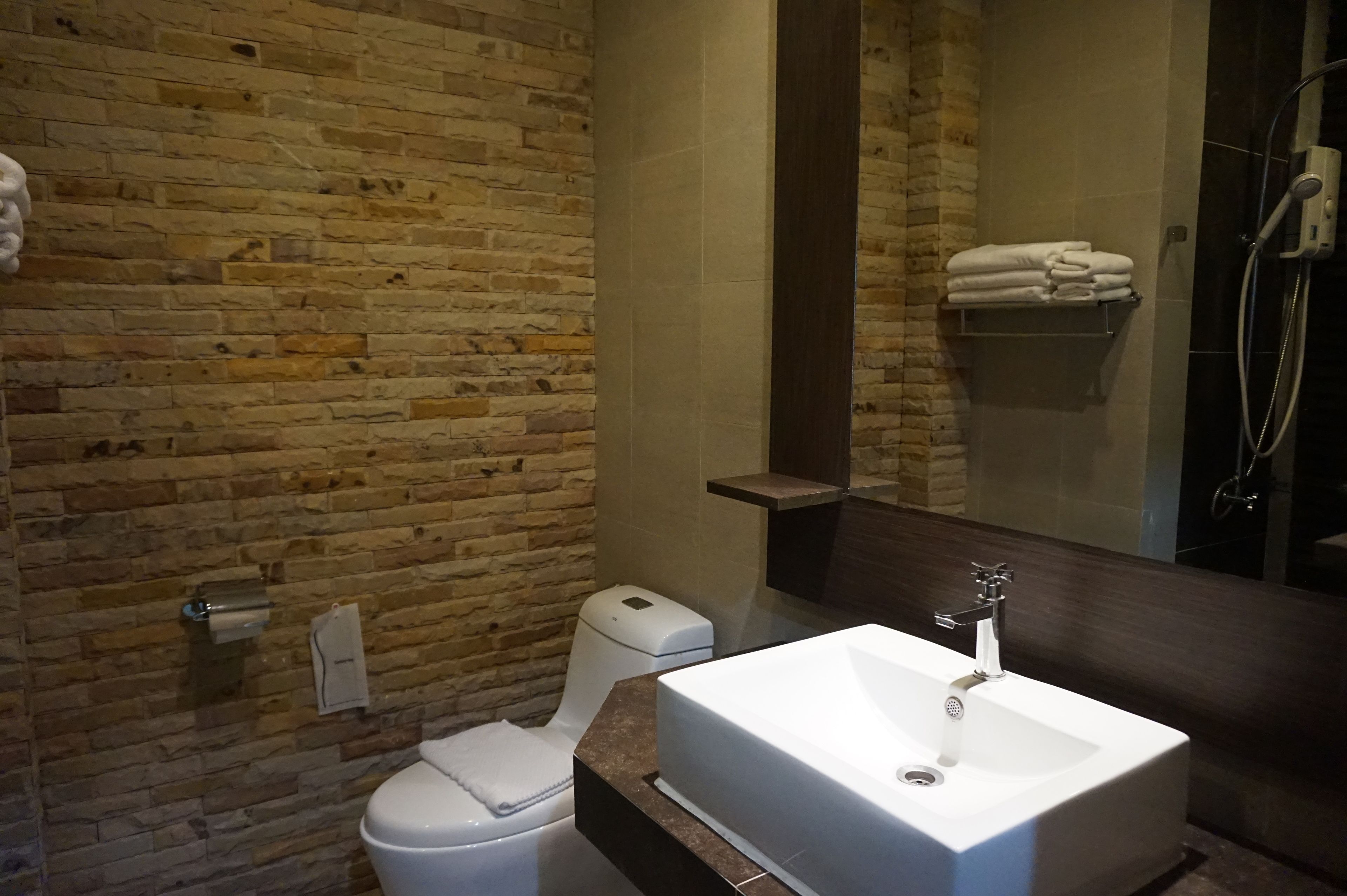 Superior Twin Room (1st Floor) | Bathroom