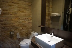 Bathroom - Akelada Hotel (Nang Rong)