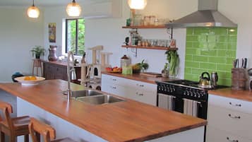 Free daily cooked-to-order breakfast