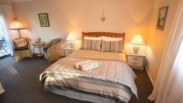 Estudio | Ropa de cama de alta calidad, escritorio, wifi gratis