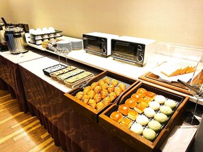 每日供應吃到飽早餐 (每人 JPY1500)