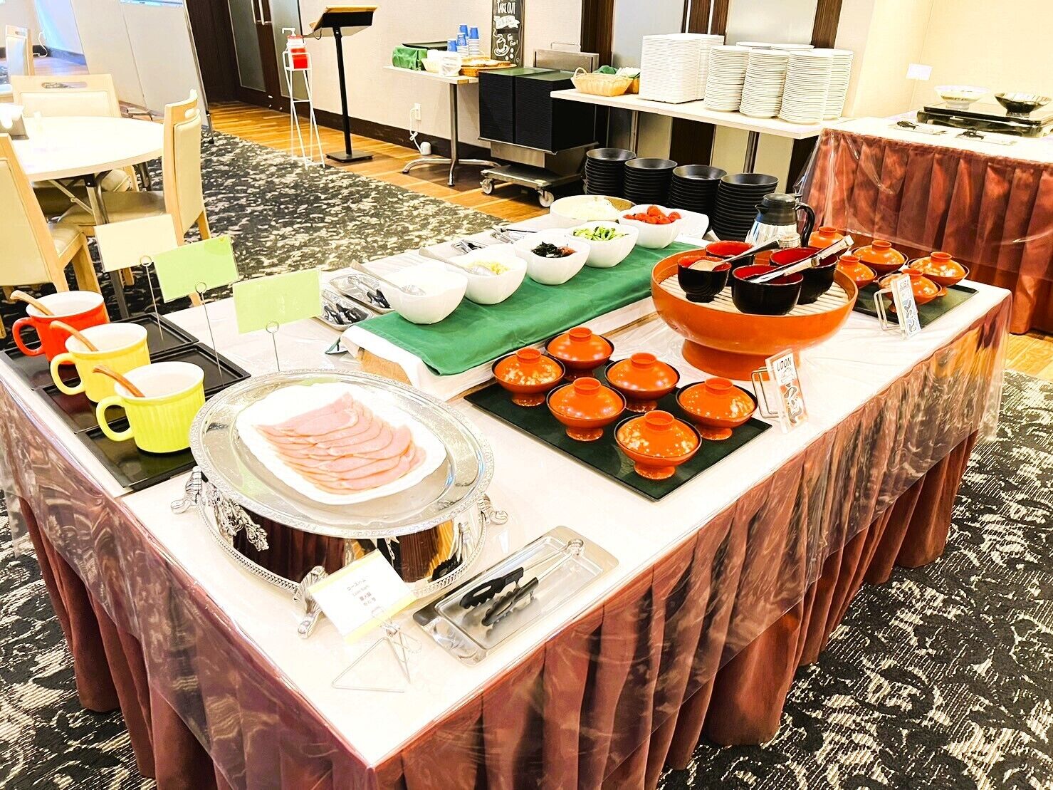 daily buffet breakfast (jpy 1500 per person)