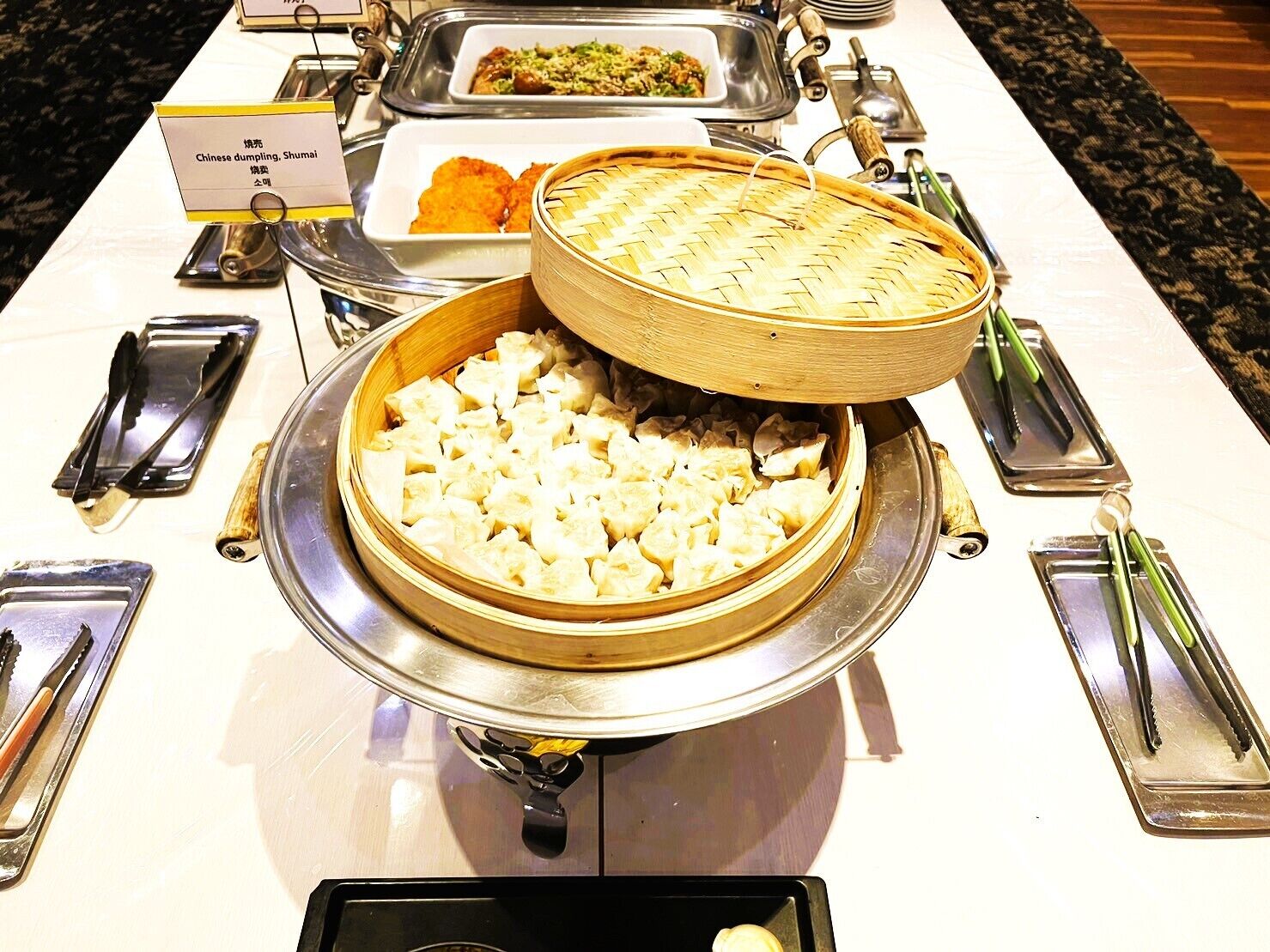 daily buffet breakfast (jpy 1500 per person)