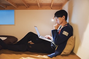 Free WiFi, bed sheets