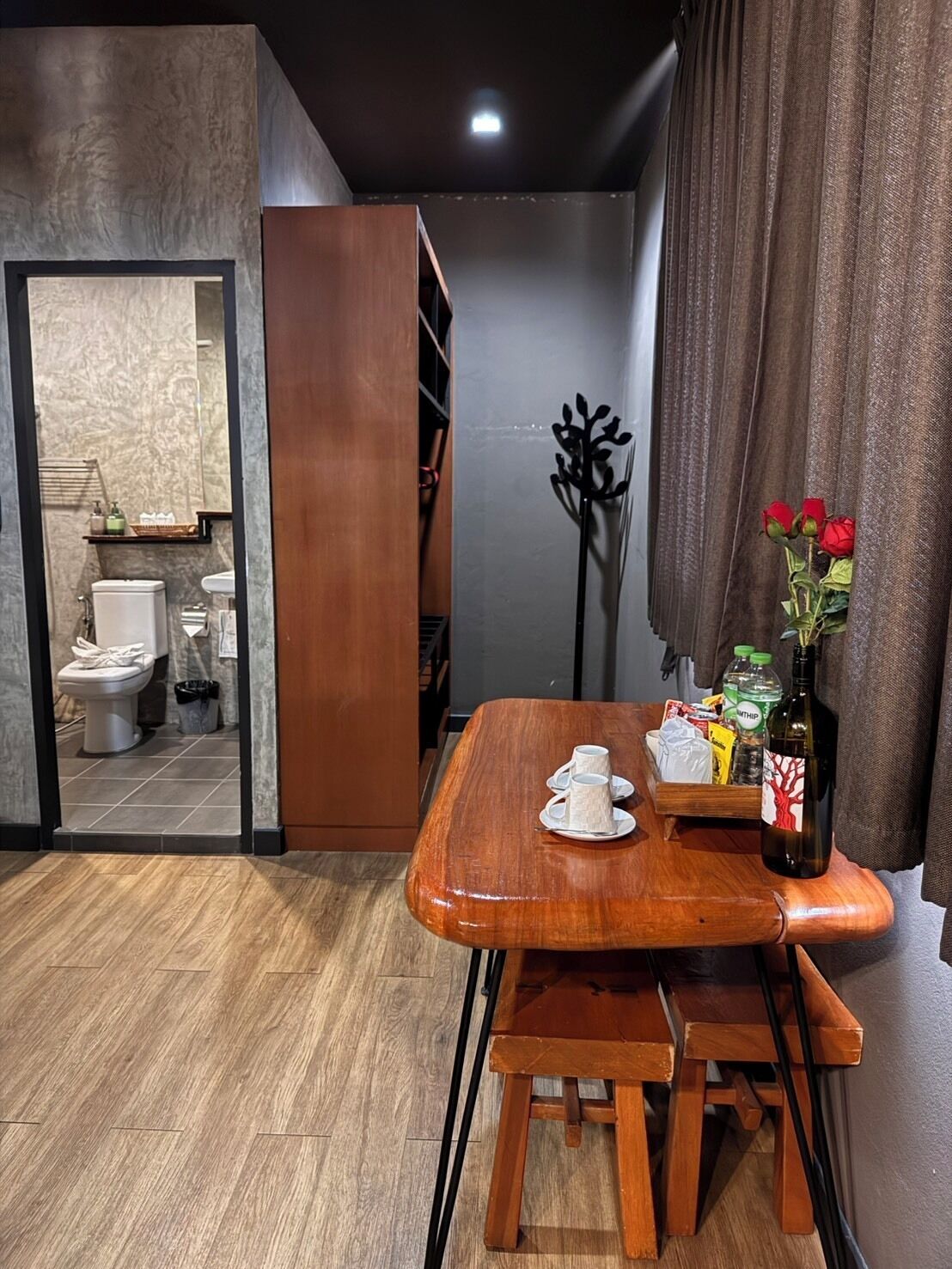 deluxe room | desk, free wifi