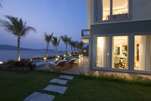 Four-Bedroom Villa with Private Pool | Teras/patio