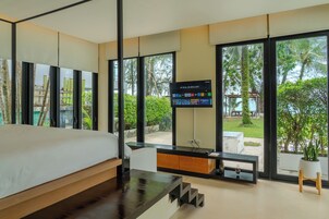 Artículos del minibar gratis y caja de seguridad en la habitación 