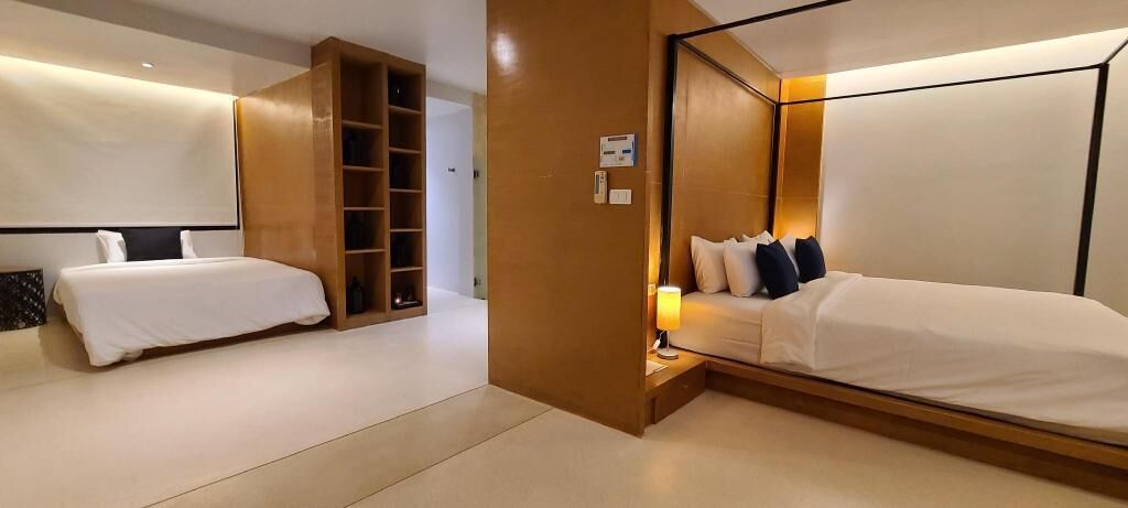 Free minibar items, in-room safe, blackout drapes, soundproofing
