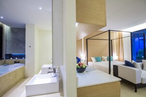 Suite with Couple Bath | Free minibar items, in-room safe, blackout drapes, soundproofing