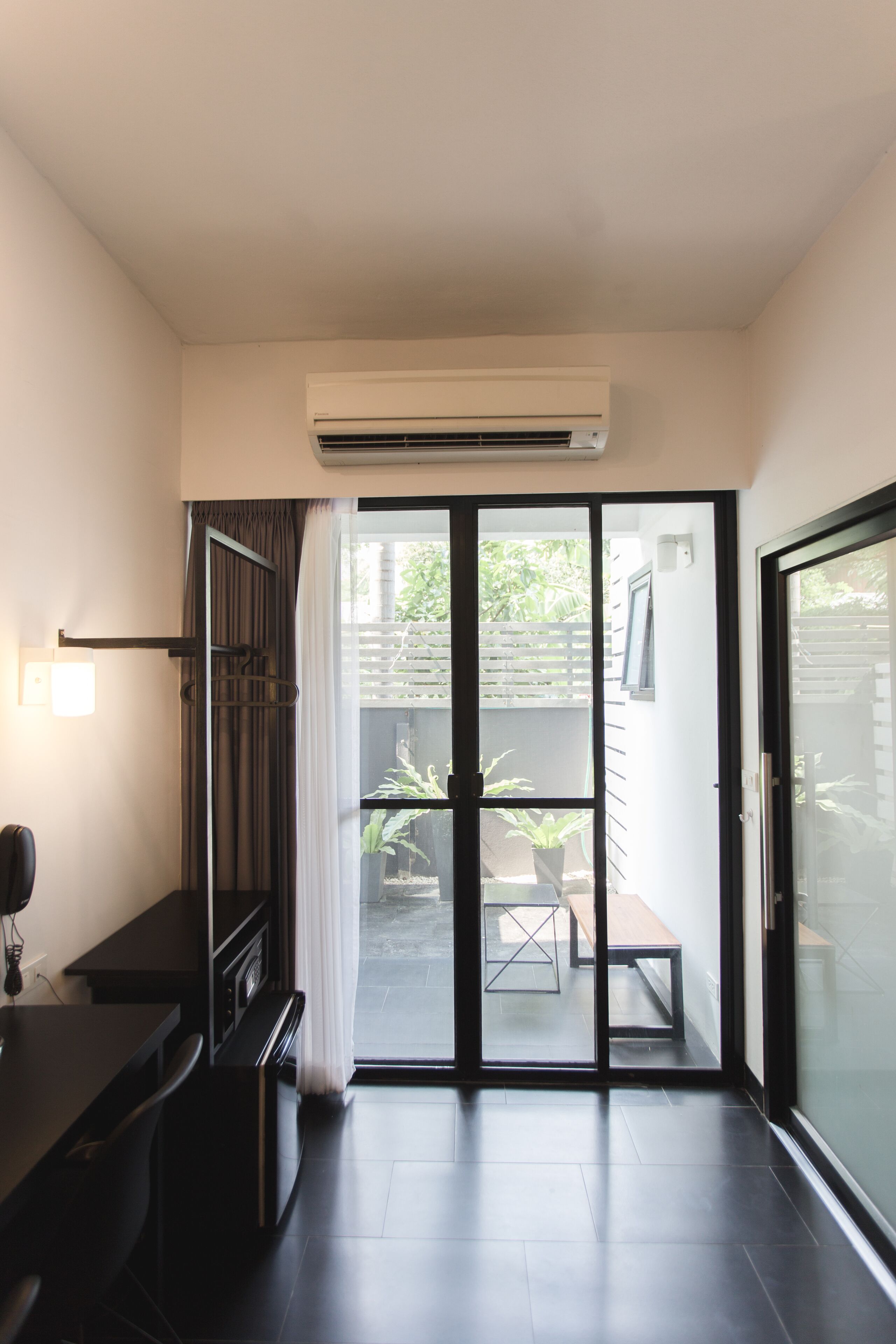 standard double room | 1 bedroom, minibar, in-room safe, desk