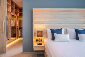 Decoración personalizada, muebles diferentes y escritorio 