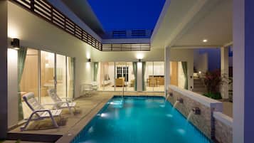 2 Bedrooms Garden Pool Villa | 2 dormitorios, decoración individual, mobiliario individual y escritorio