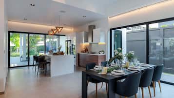 3 Bedrooms Hideaway Pool Villa | 餐厅