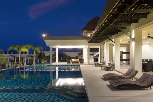 Outdoor pool, sun loungers
