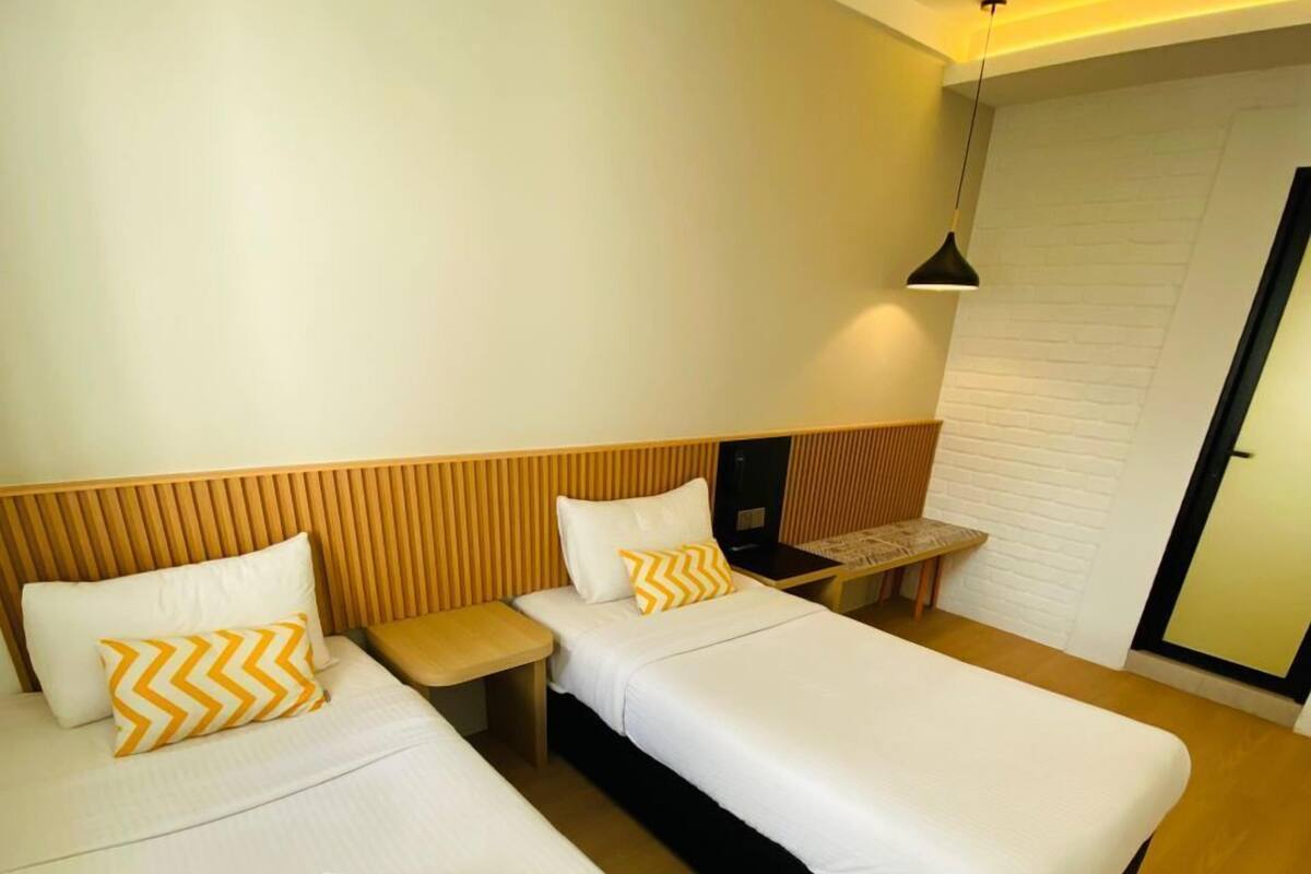 Superior Twin Room | In-room safe, desk, iron/ironing board, free WiFi