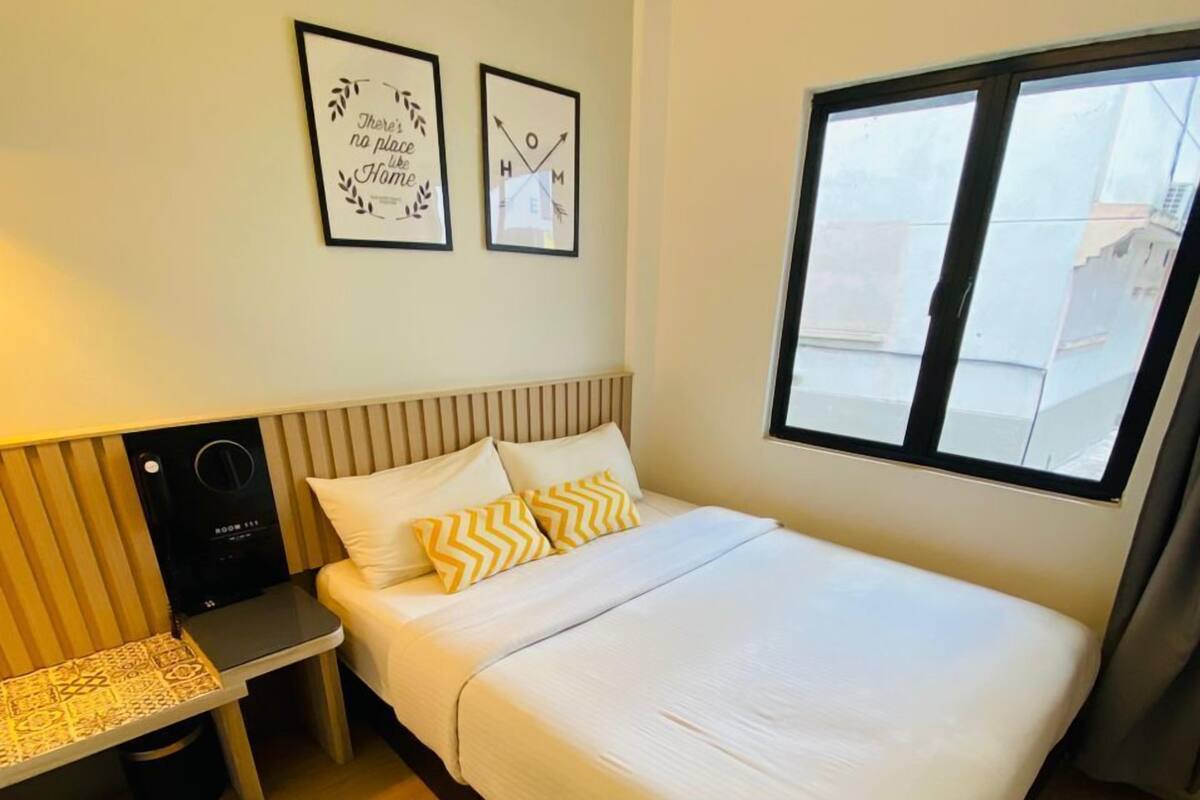 Superior Double Room | In-room safe, desk, iron/ironing board, free WiFi