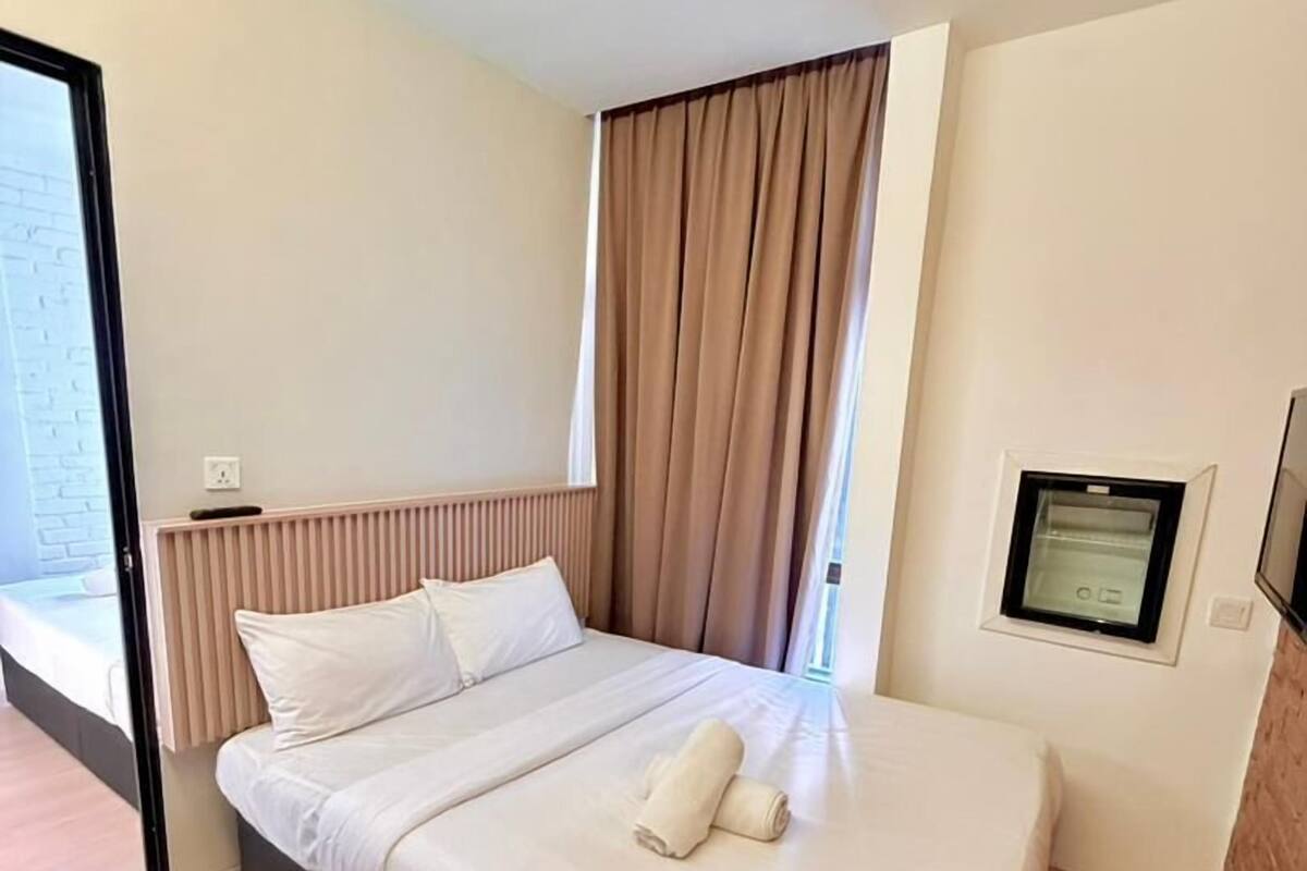 Family Double Room | In-room safe, desk, iron/ironing board, free WiFi