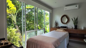 Un sauna, tratamientos corporales, aromaterapia