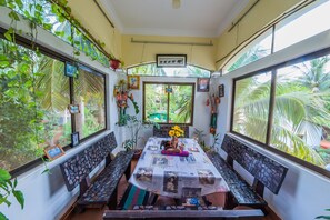 Lobby sitting area - La Maison du Passant (Siem Reap)