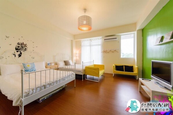 Blackout curtains, rollaway beds, free WiFi