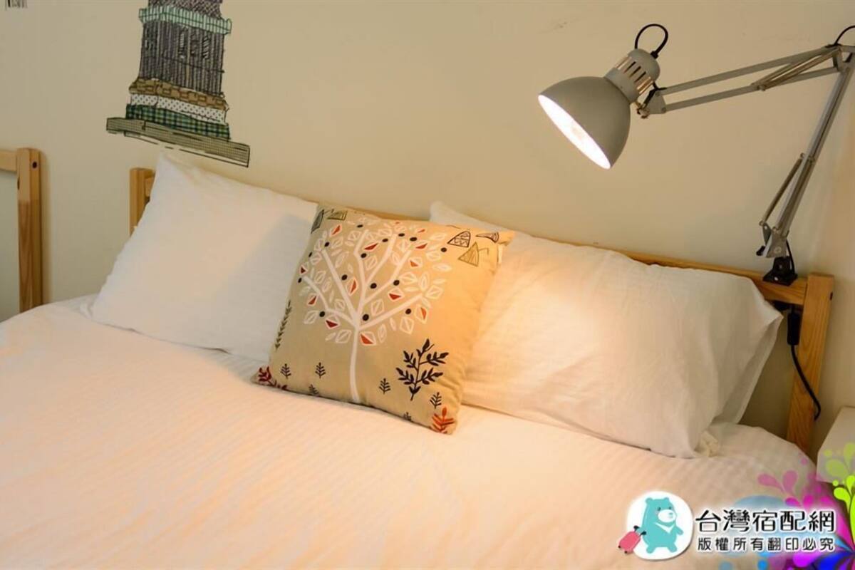 Blackout curtains, rollaway beds, free WiFi
