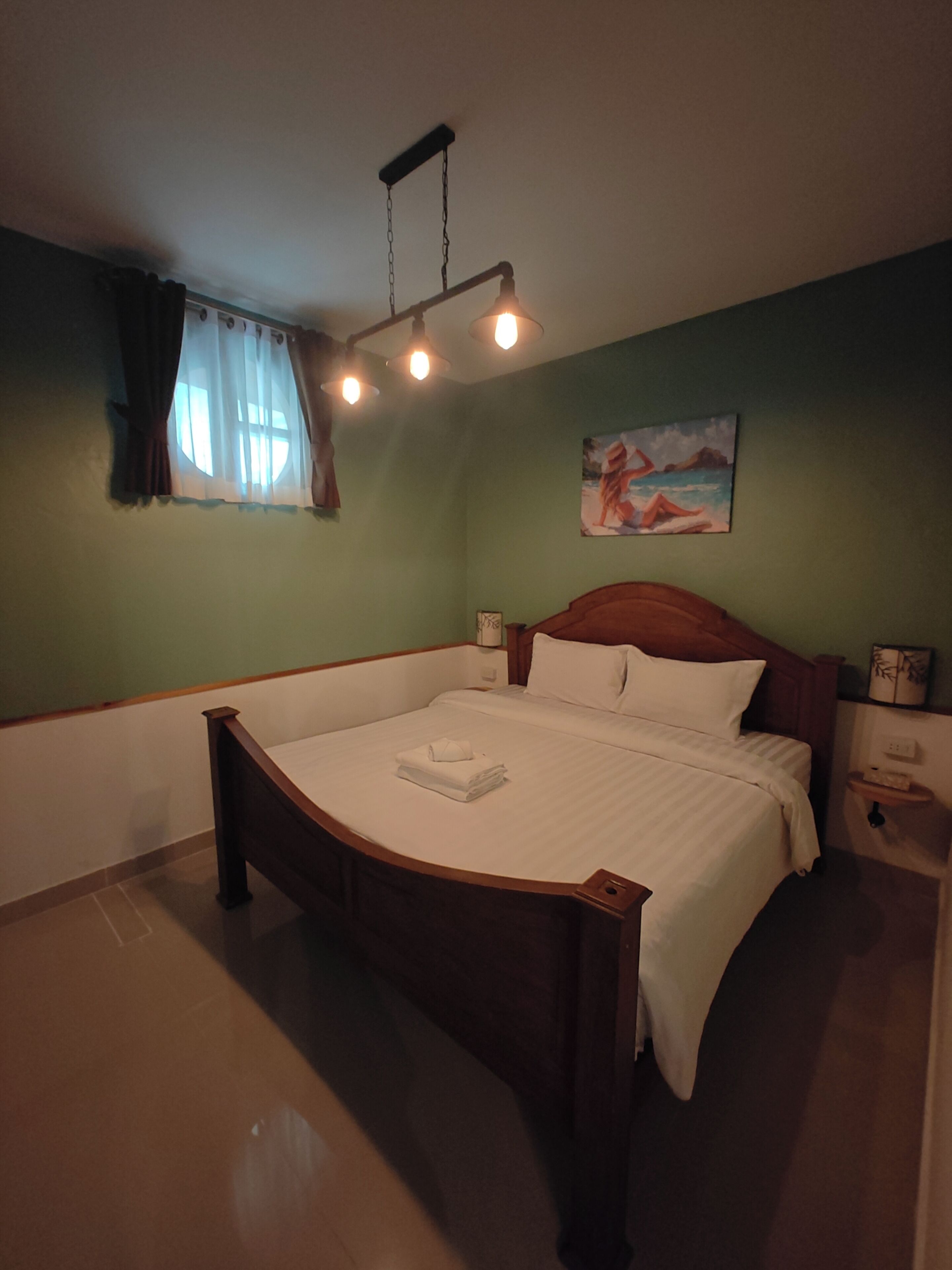 Ropa de cama de alta calidad y minibar 