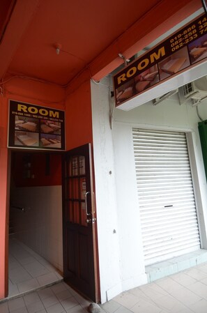 Exterior - John's Place (Kuching)