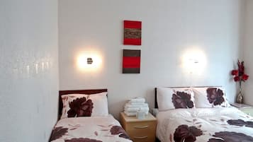 ํจ๋ฐ๋ฆฌ๋ฃธ (Room 6) | ๋ฌด๋ฃ WiFi