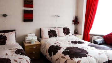 ํจ๋ฐ๋ฆฌ๋ฃธ (Room 6) | ๋ฌด๋ฃ WiFi