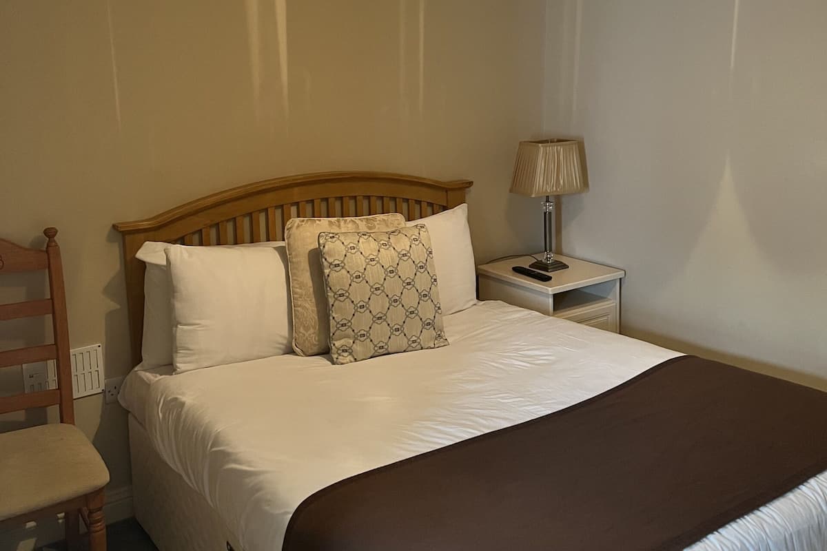 Doppelzimmer, mit Bad (Double room )