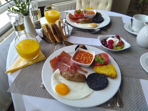 تناول الطعام